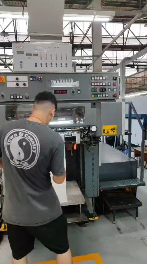 Komori L528