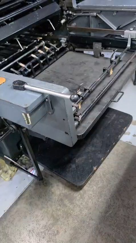 Corte e Vinco e Hotstamp
